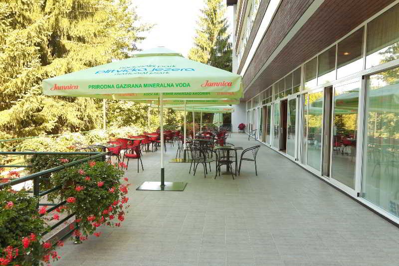 Hotel Jezero: Terrace