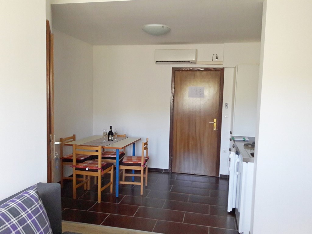 House Josipa: Room APARTMENT CAPACITY 4