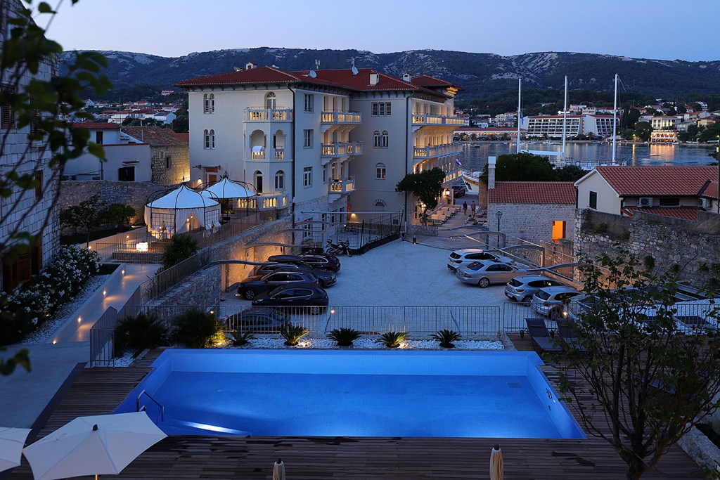 Arbiana Heritage Hotel: Pool