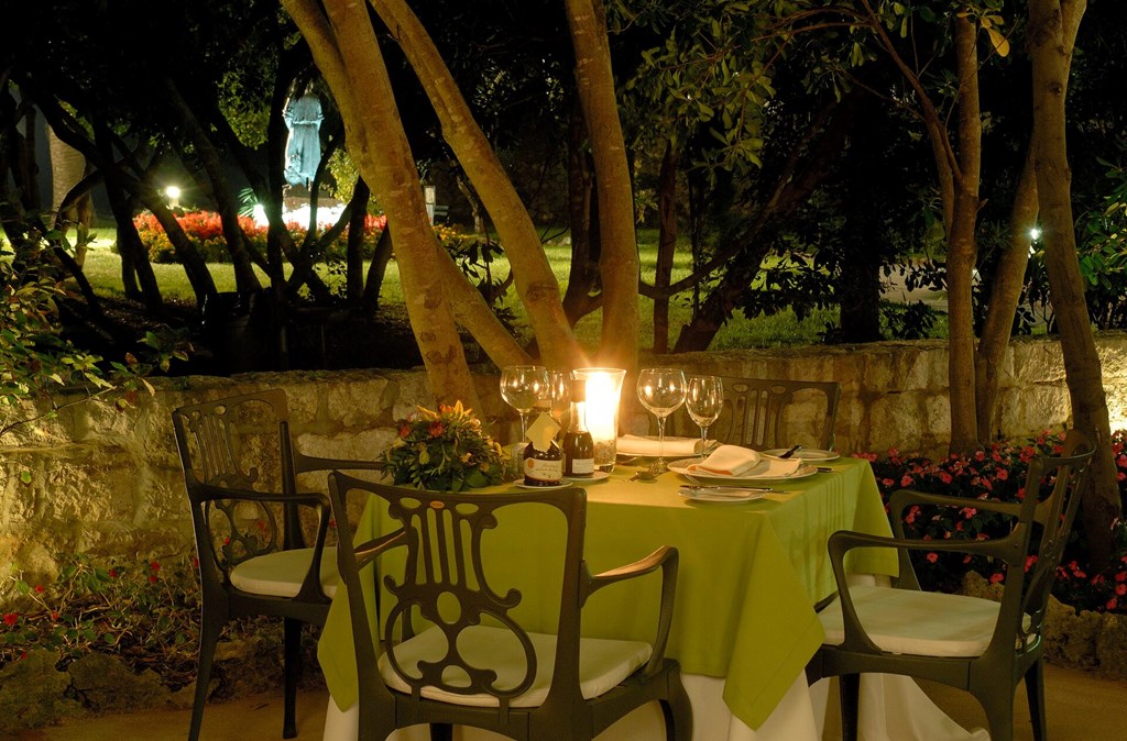 Arbiana Heritage Hotel: Restaurant