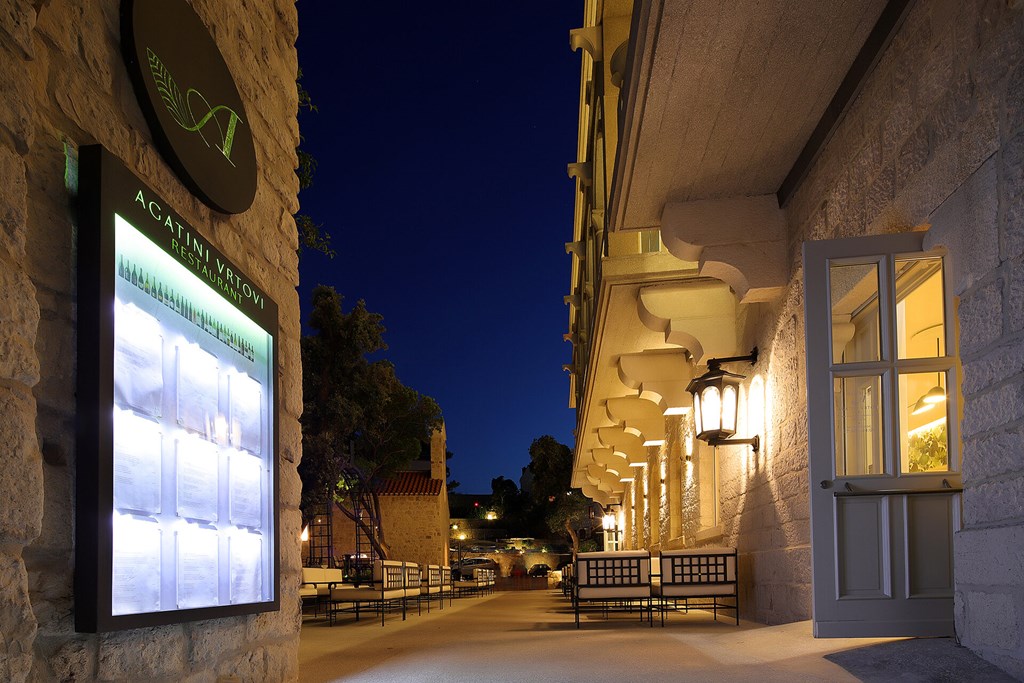 Arbiana Heritage Hotel: Terrace