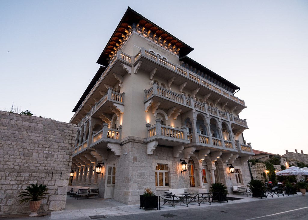 Arbiana Heritage Hotel: Terrace