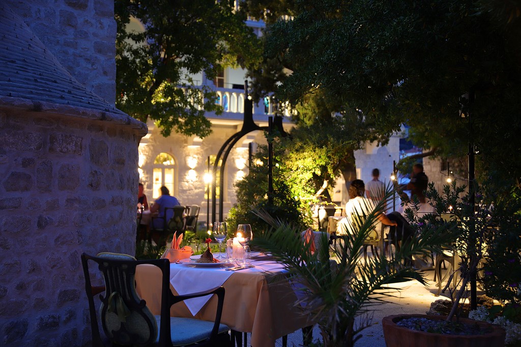 Arbiana Heritage Hotel: Terrace