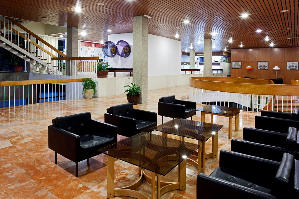 Bluesun Hotel Maestral: Lobby