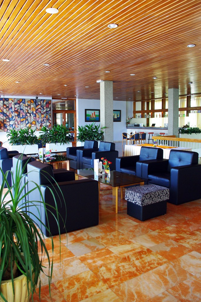 Bluesun Hotel Maestral: Lobby