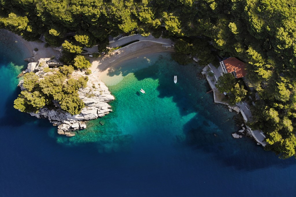 Bluesun Hotel Maestral: Beach