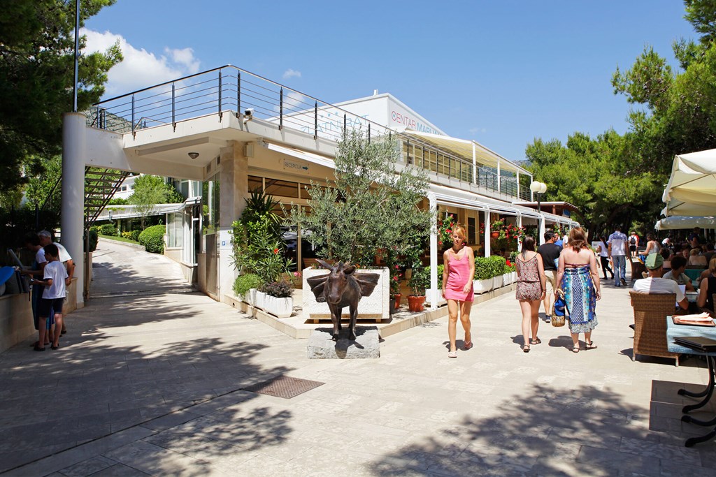 Zlatni Rat Beach Hotel: Restaurant