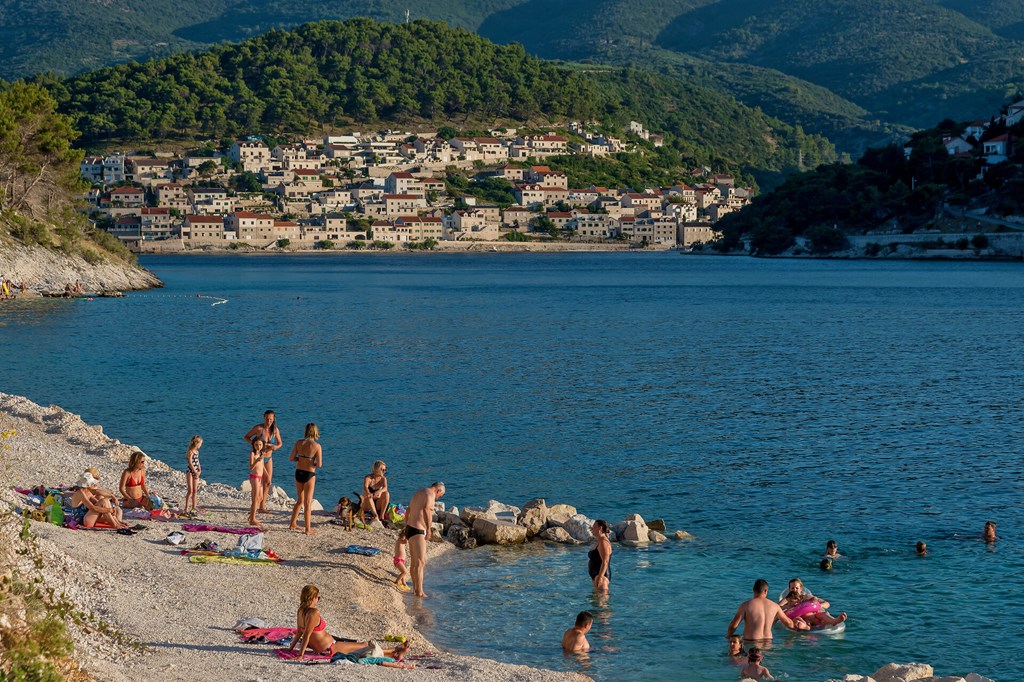 Puteus Palace: Beach