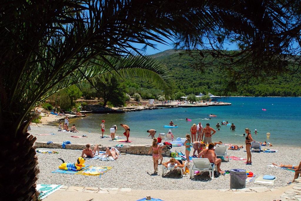 Trim Sunny Apartments by Valamar: Beach