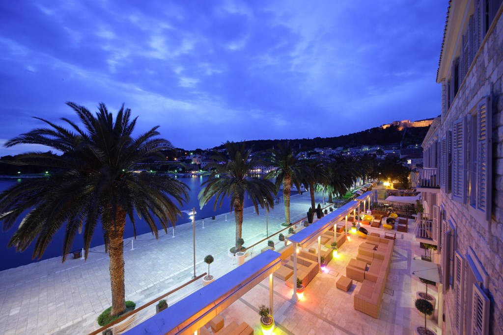 Riva, Hvar yacht harbour Hotel: Room DOUBLE SEA VIEW WITH BALCONY