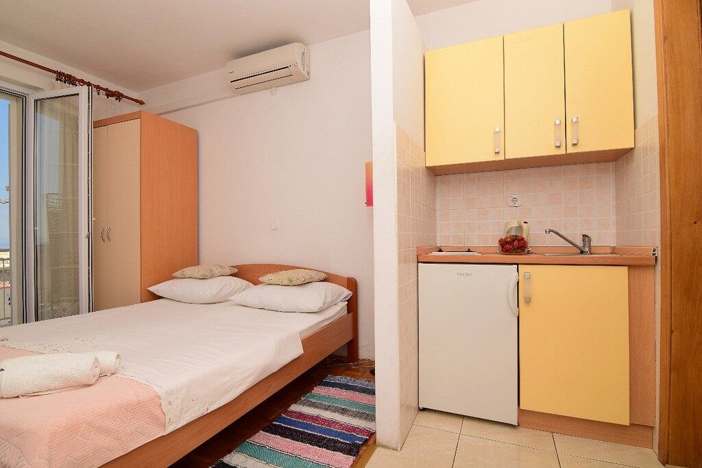 Renata: Room APARTMENT CAPACITY 2