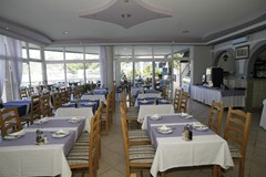 Beach Hotel: Restaurant - photo 14