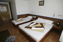 Beach Hotel: Room - photo 9