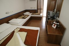 Beach Hotel: Room - photo 22