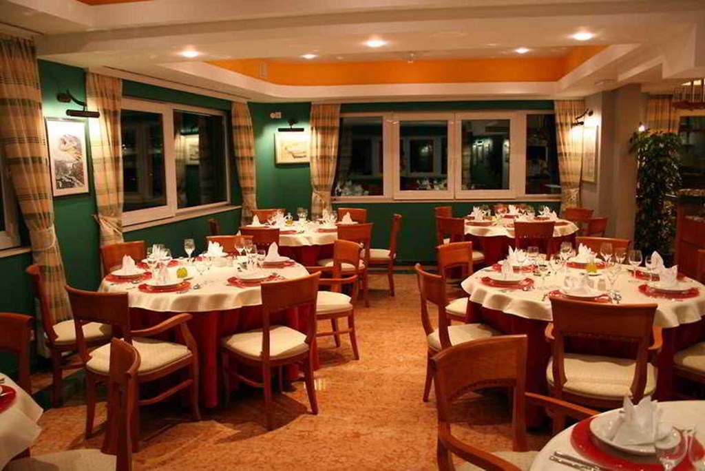 Villa Dvor: Restaurant