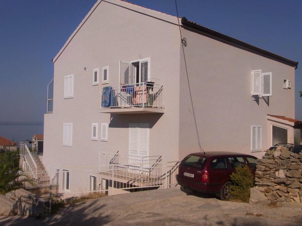 Apartments and Rooms Mladenka: General view