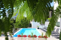 LUX apartments Ante: Pool - photo 17