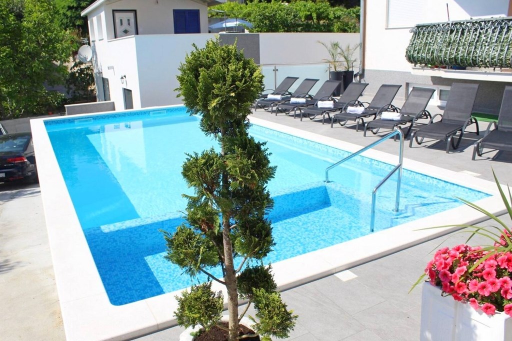 LUX apartments Ante: Pool