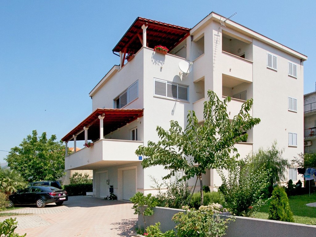 Apartments Elza: General view