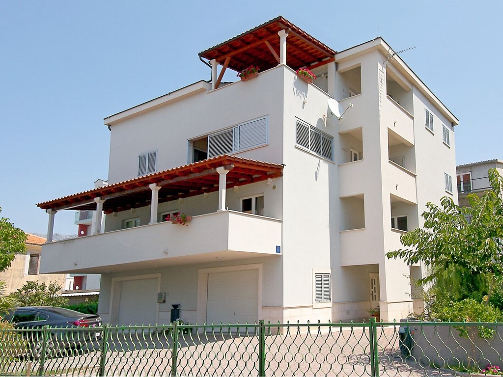 Apartments Elza: General view