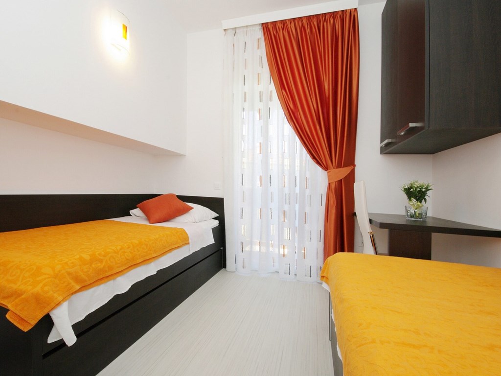 Apartments Elza: Room APARTMENT CAPACITY 4