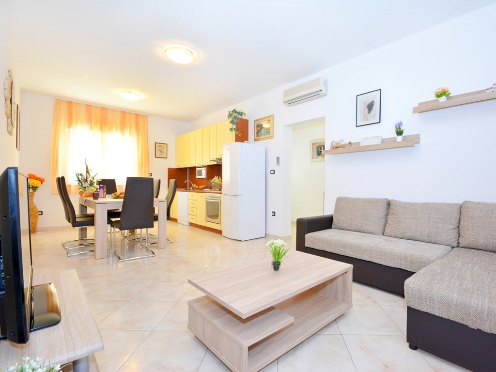 Apartments Elza: Room APARTMENT CAPACITY 4