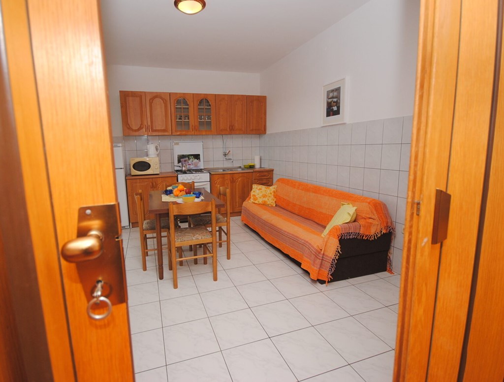 Perkovic Ana: Room APARTMENT TWO BEDROOMS