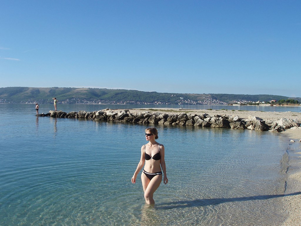 Perkovic Ana: Beach