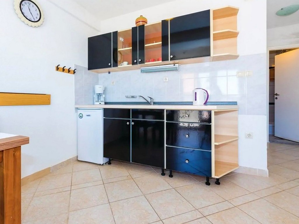 APARTMENTS LEKO: Room APARTMENT CAPACITY 4