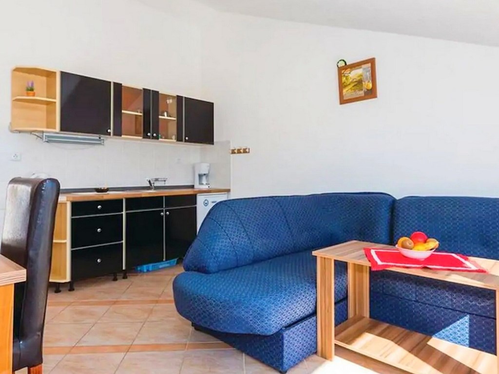 APARTMENTS LEKO: Room APARTMENT CAPACITY 4