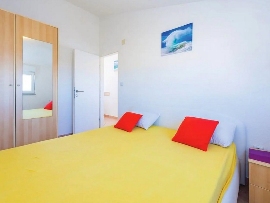 APARTMENTS LEKO: Room APARTMENT CAPACITY 4