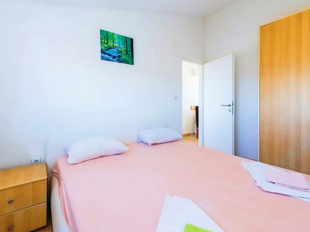 APARTMENTS LEKO: Room APARTMENT CAPACITY 4