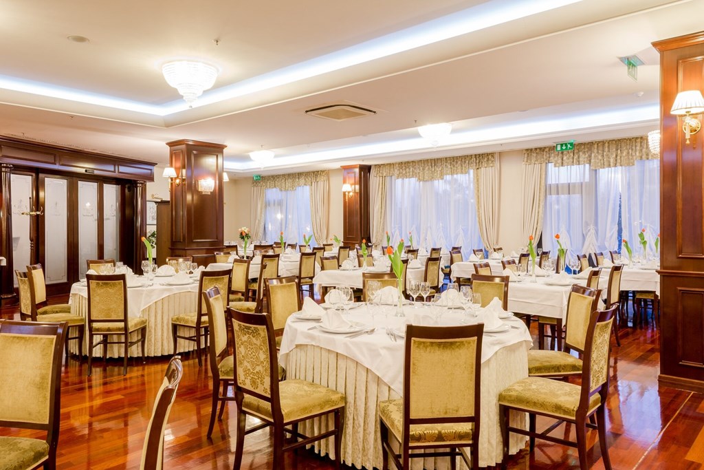 President Solin: Restaurant