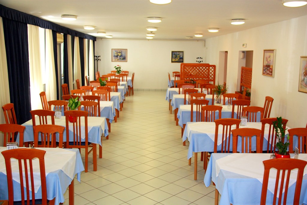 Hotel Dujam: Restaurant