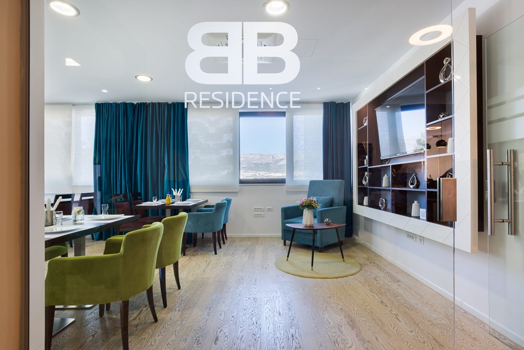 BB Residence: Lobby