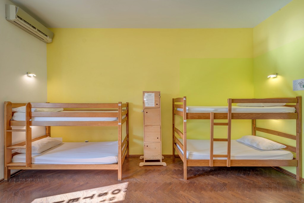 Adriatic Hostel: Room Bed in dormitory CAPACITY 8