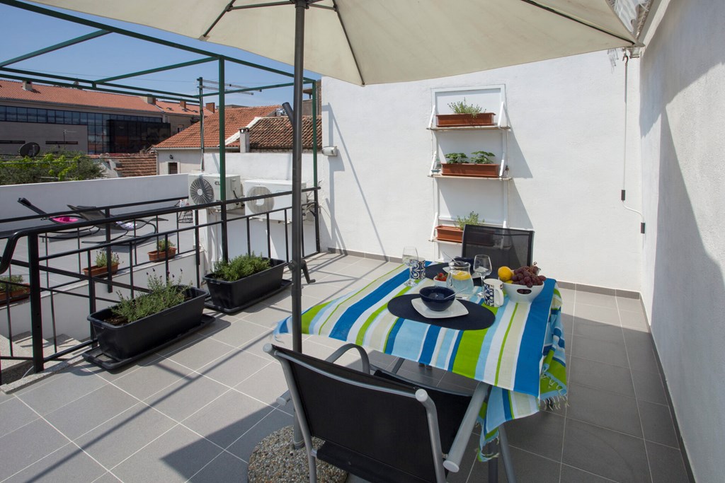 Apartment Alma: Terrace