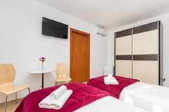 Peruzovic Rooms & Apartments: General view - photo 8