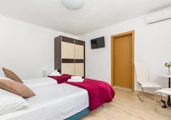 Peruzovic Rooms & Apartments: General view - photo 21