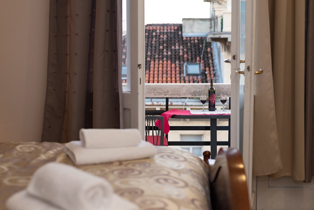 Metropole Luxury Rooms: Room DOUBLE DELUXE WITH BALCONY