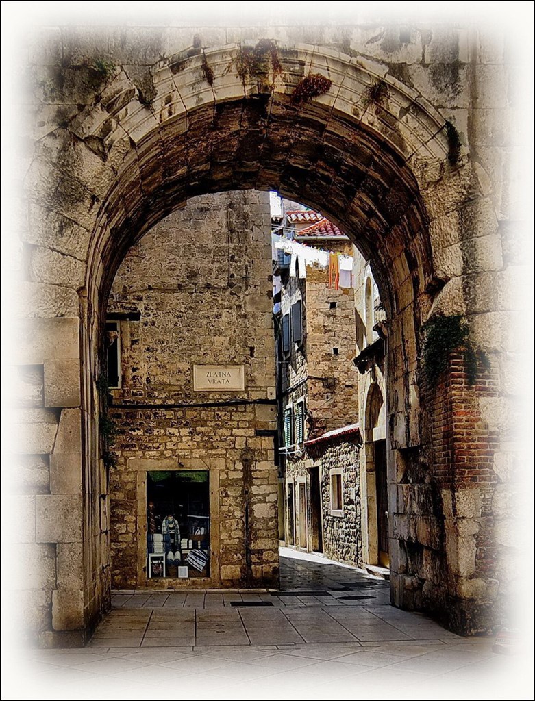 Porta Adriatica: General view