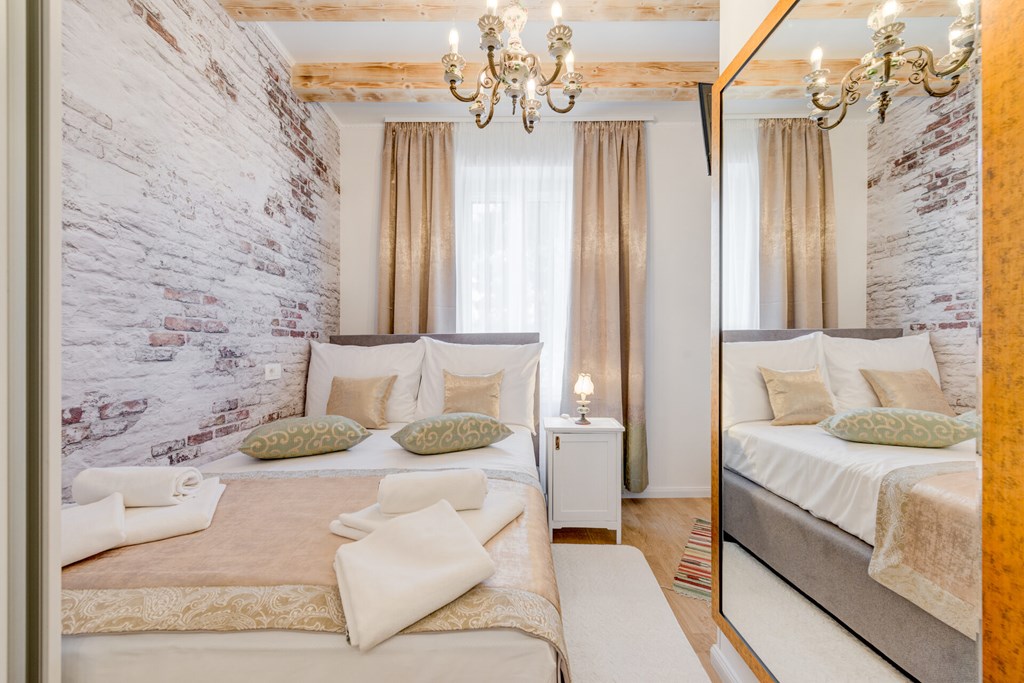 Le Monde Luxury Accommodation: Room DOUBLE ECONOMY