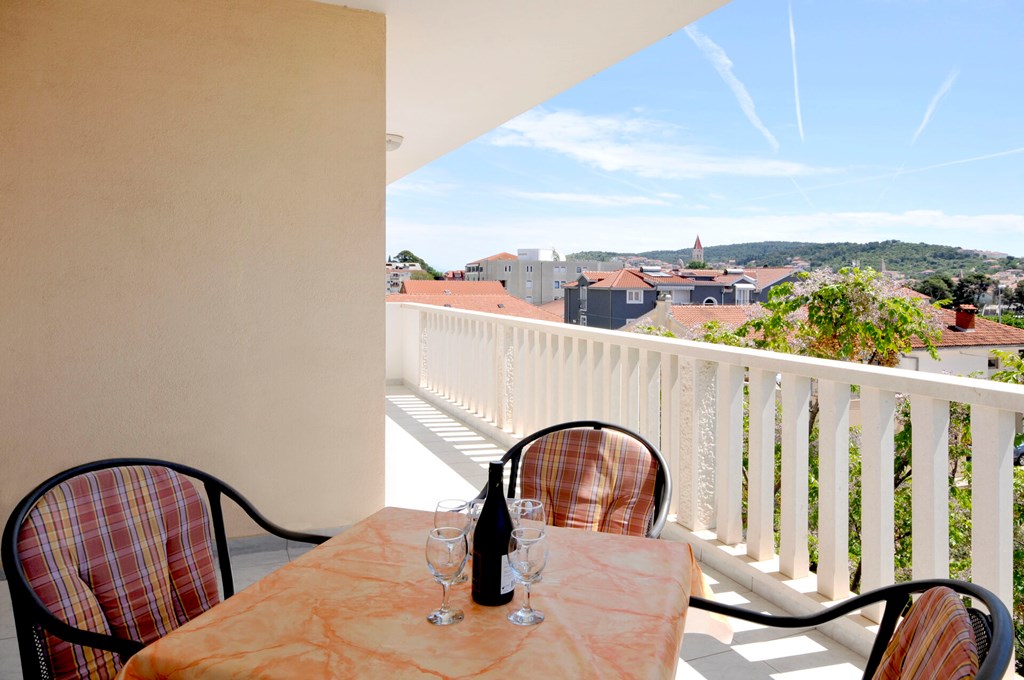 Apartmani Trogir: Room APARTMENT TWO BEDROOMS