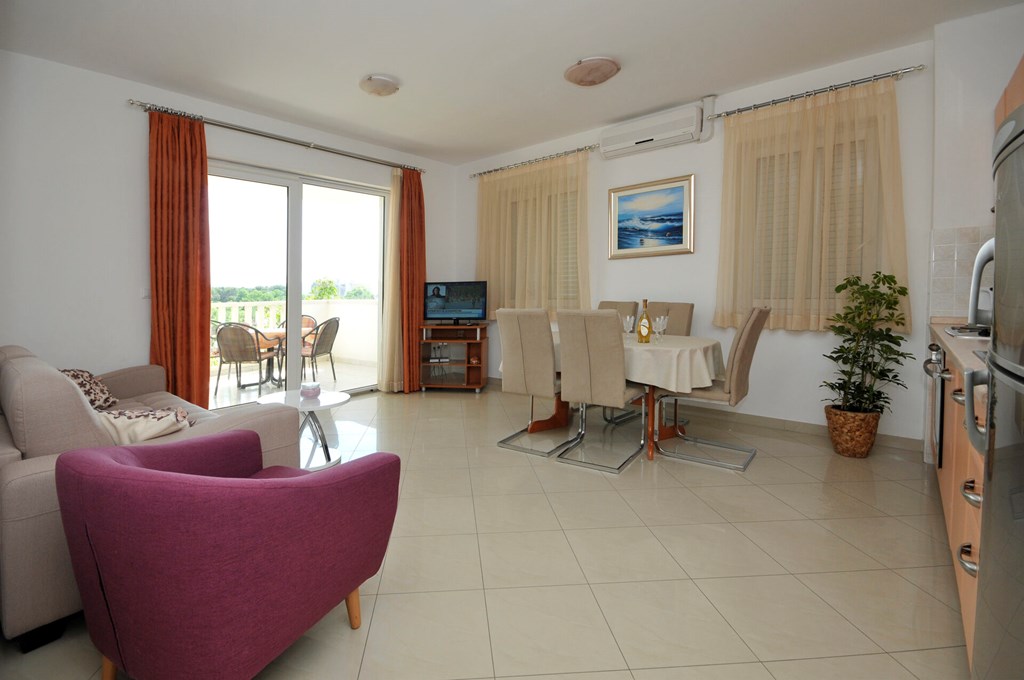 Apartmani Trogir: Room APARTMENT TWO BEDROOMS