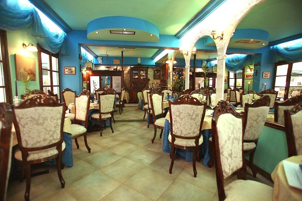 Pasike: Restaurant