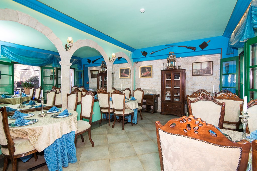 Pasike: Restaurant