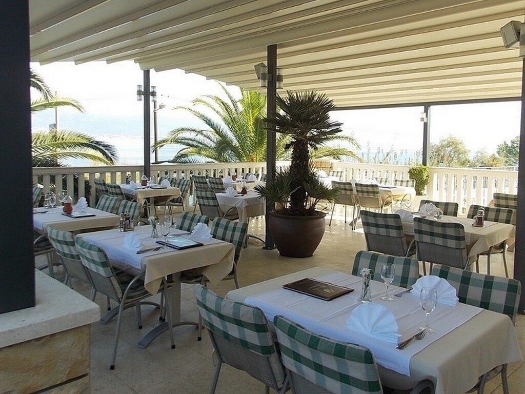 Villa Tina: Restaurant