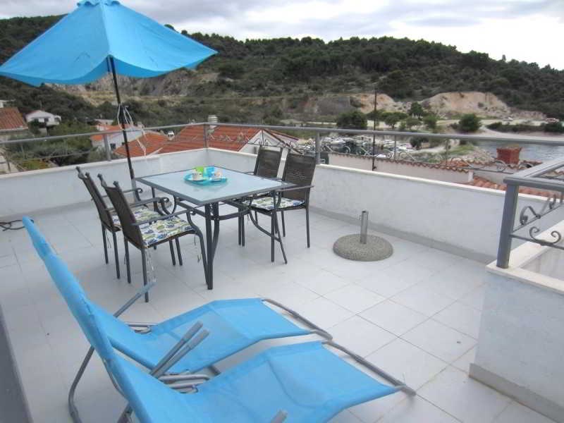 Apartmani Kelam: Terrace