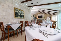 Hotel Vila Sikaa: Restaurant - photo 24