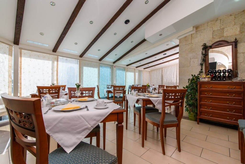 Hotel Vila Sikaa: Restaurant